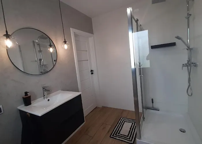 Holiday home Domek Oslonin *